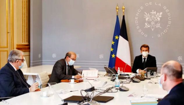 Emmanuel Macron, İslam Konseyinin temsilcileriyle görüştü.
