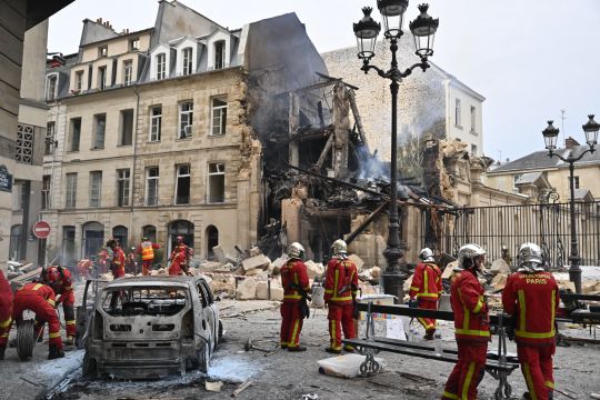 Paris'teki patlamada bir kişinin cesedi bulundu. Patlamada 58 kişi yaralanmıştı.