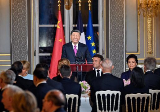 Çin Cumhurbaşkanı Xi Jinping ve Macron Paris