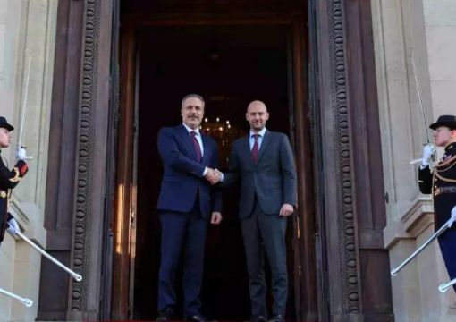 Hakan Fidan, resmi ziyaret kapsamında Fransa'nın başkenti Paris'e geldi.