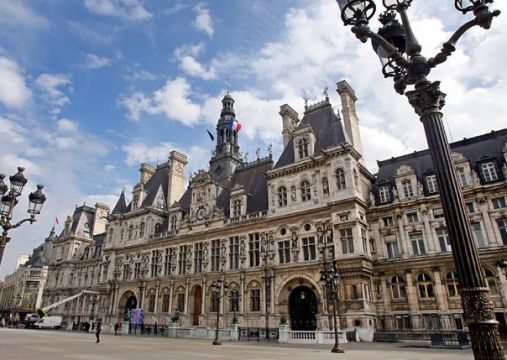  31 kişi görevden alındı. Paris’te okullarda cinsel taciz skandalı.